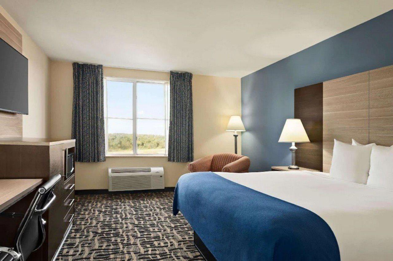 Baymont By Wyndham Ft. Leonard/Saint Robert Hotel Exterior foto